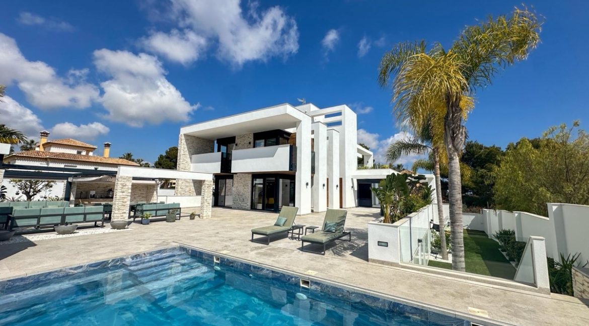 16130_c1373bce43a44bc7869663ca4117d201