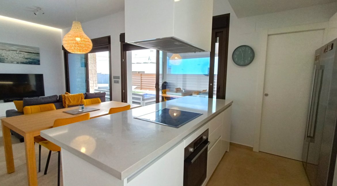10699_stunning_modern_villa_050625163917_kitch_1