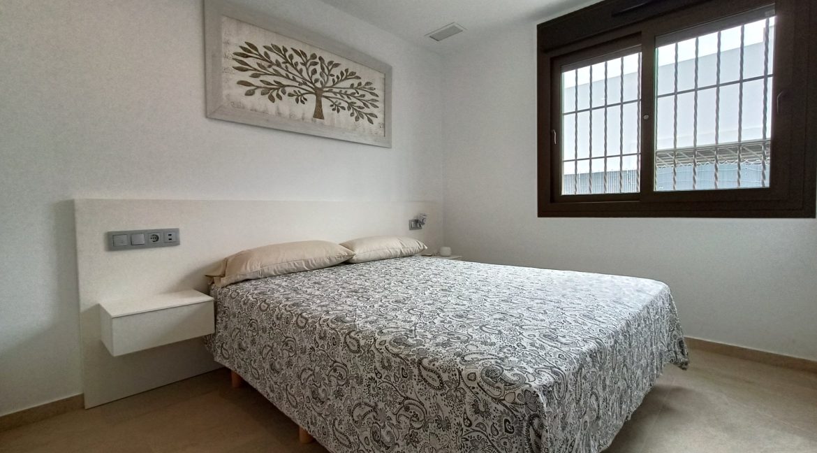 10699_stunning_modern_villa_050625164212_bed_1c