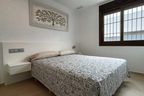 10699_stunning_modern_villa_050625164212_bed_1c