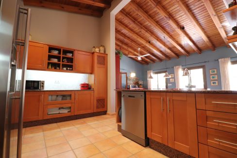 11.5363kitchen2