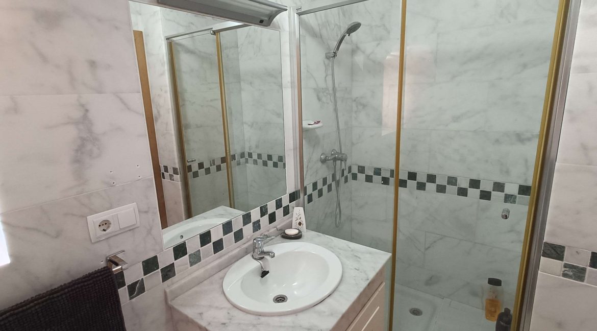 13171_stunning_top_floor_apartment_with_private_solarium_150426124513_12