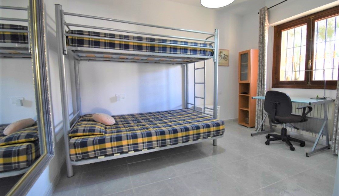 16OC1706Bed4