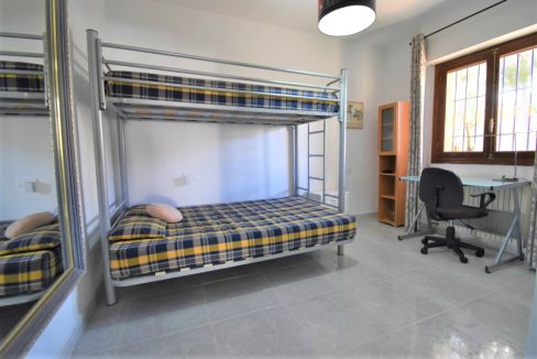 16OC1706Bed4