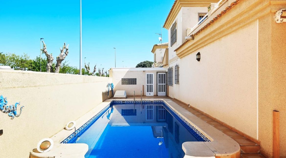 245_504_villa_for_sale_in_torre_de_la_horadada_170426095844_dscf2311