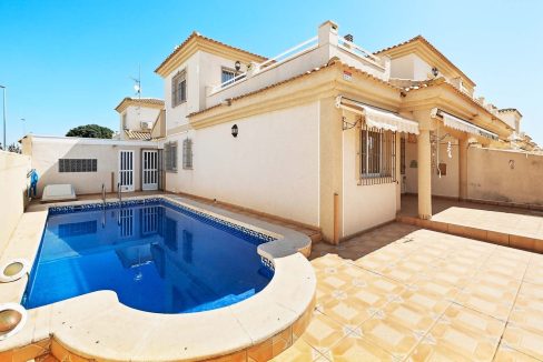 245_504_villa_for_sale_in_torre_de_la_horadada_170426095844_dscf2313