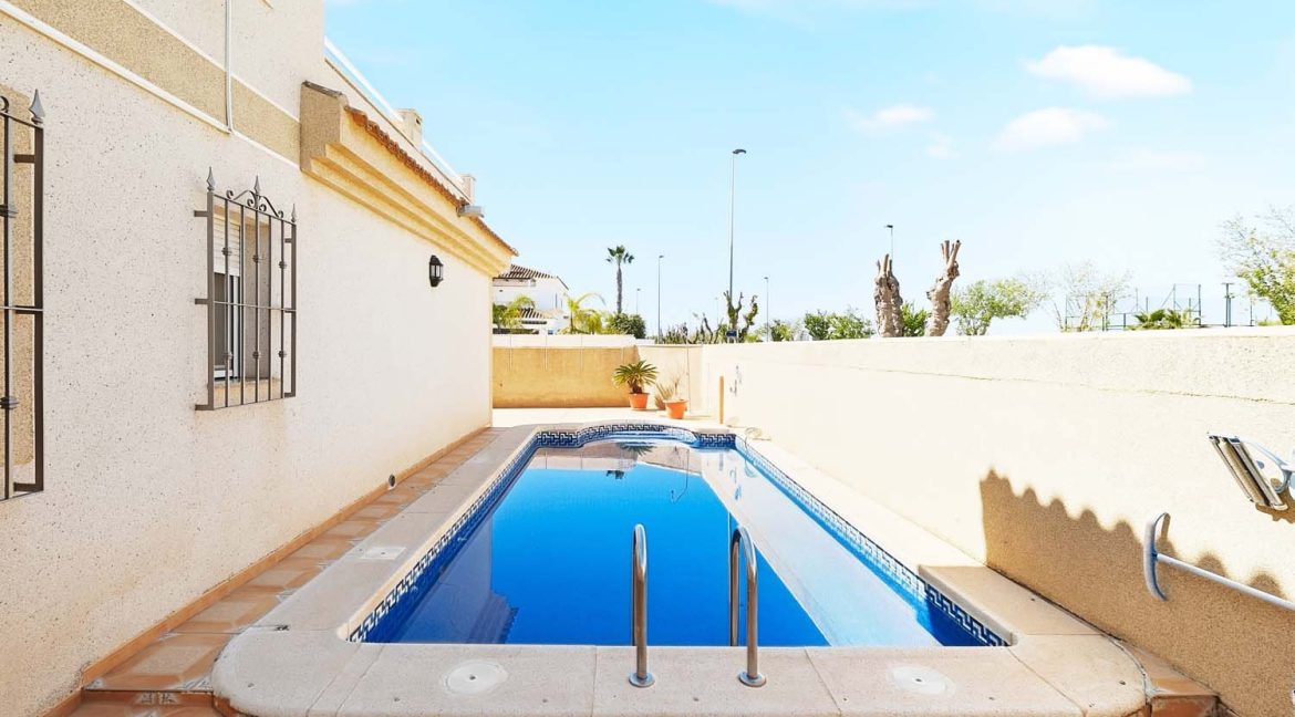 245_504_villa_for_sale_in_torre_de_la_horadada_170426095845_dscf2306_1