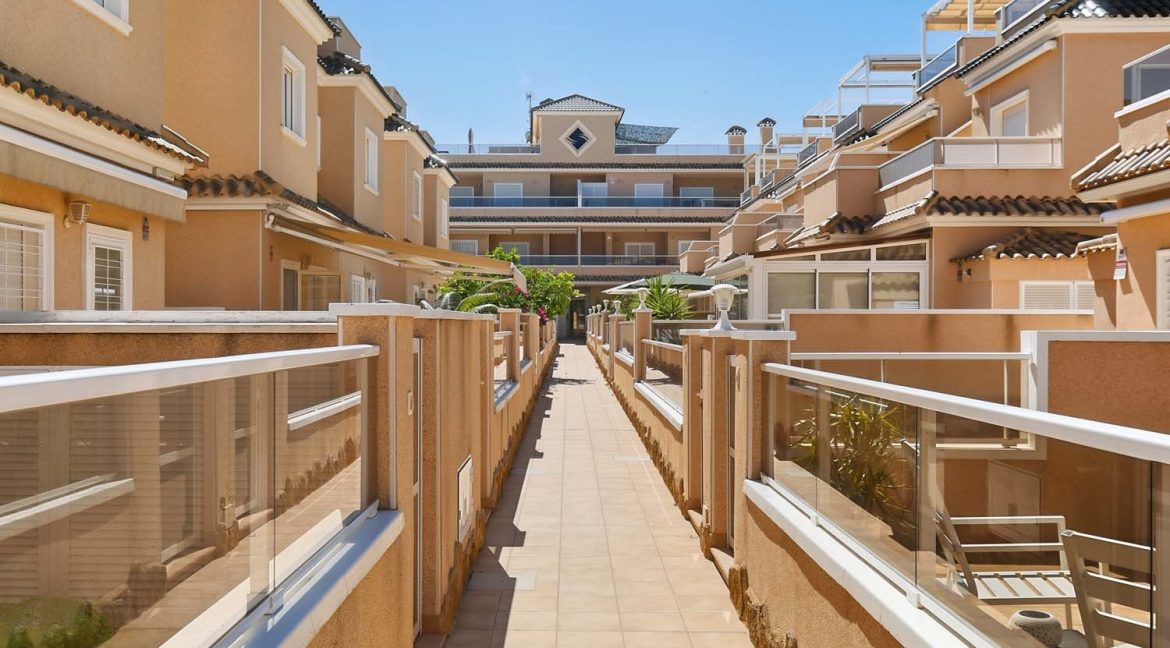 288_537_townhouse_for_sale_in_torre_de_la_horadada_060726103711_dscf1589