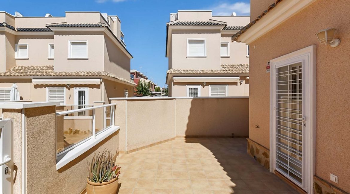 288_537_townhouse_for_sale_in_torre_de_la_horadada_060726103712_dscf1558
