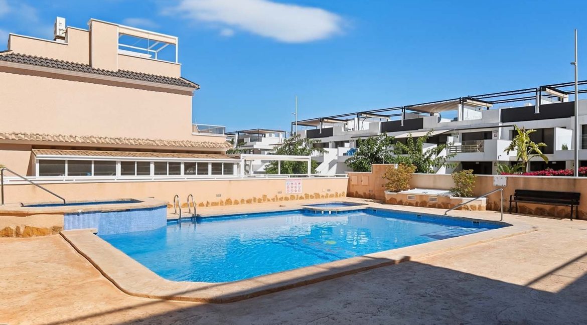288_537_townhouse_for_sale_in_torre_de_la_horadada_060726103712_dscf1591