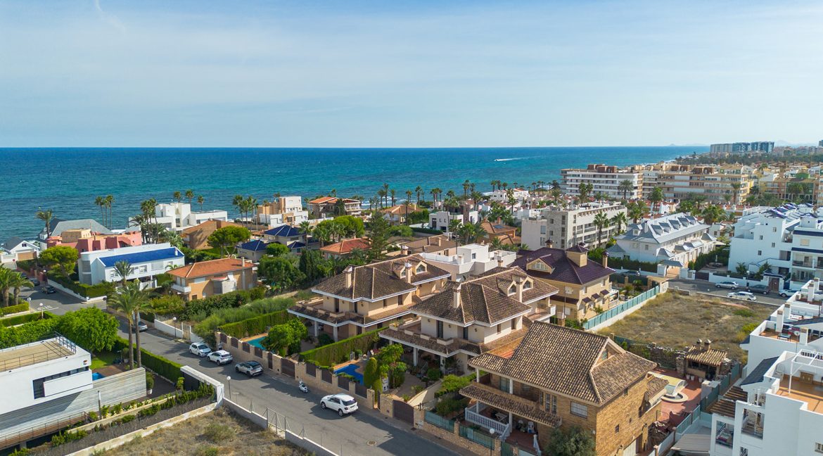 MAR NEGRO