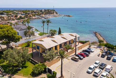 6a50d6ba1e9ab_Large-villa-7