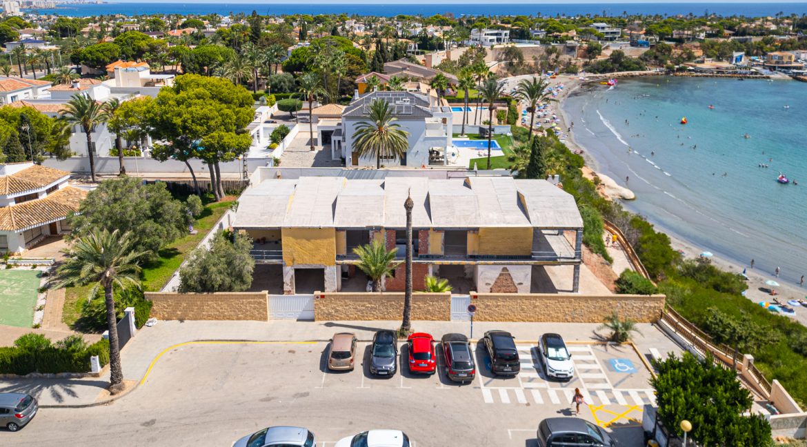 6a50d6ba20f70_Large-villa-8