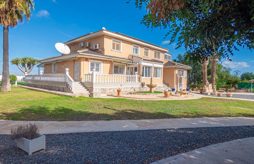 8093_stunning_reformed_countryside_villa_051024102855_p1210382