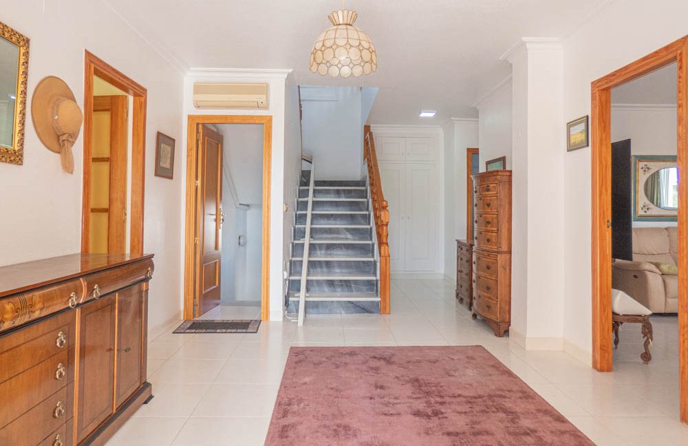 8093_stunning_reformed_countryside_villa_051024103025_p1210320