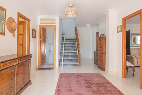 8093_stunning_reformed_countryside_villa_051024103025_p1210320