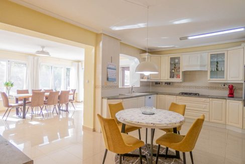 8093_stunning_reformed_countryside_villa_051024103115_p1210330