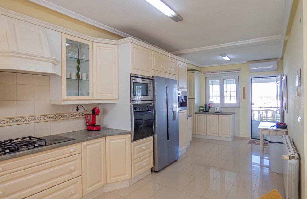 8093_stunning_reformed_countryside_villa_051024103115_p1210333