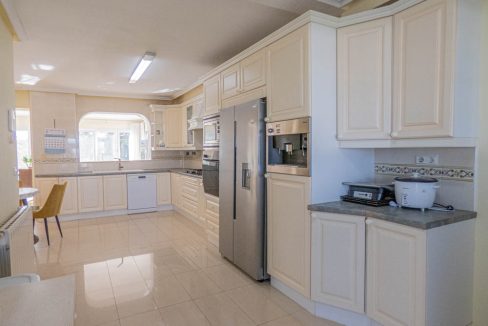 8093_stunning_reformed_countryside_villa_051024103115_p1210340