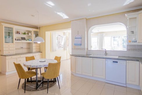 8093_stunning_reformed_countryside_villa_051024103116_p1210328