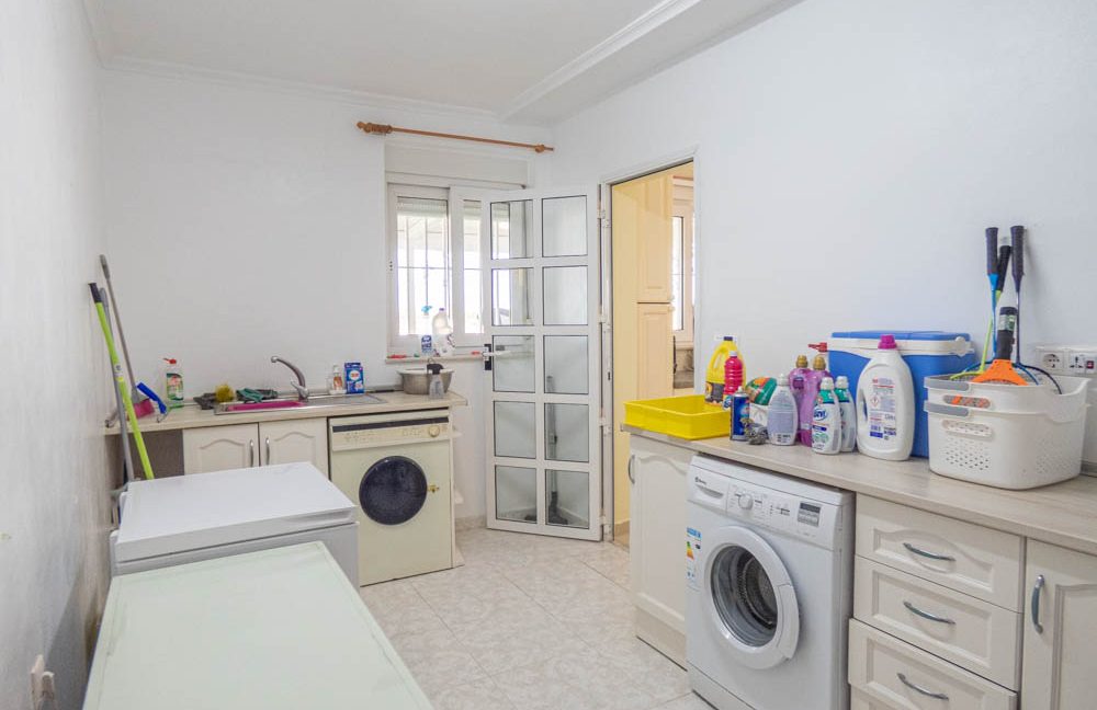 8093_stunning_reformed_countryside_villa_051024103246_p1210337