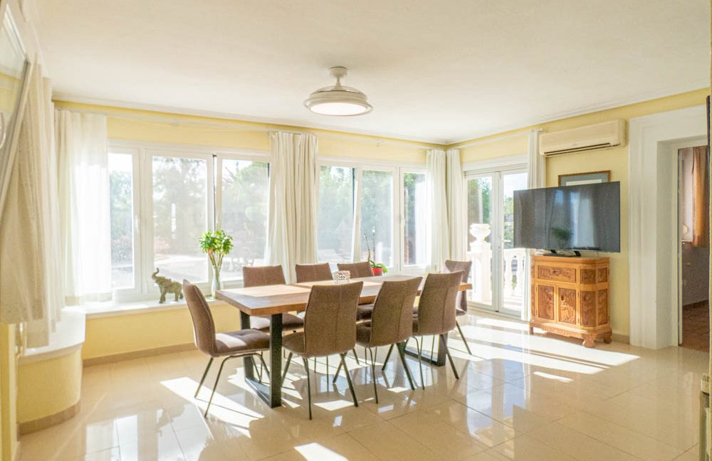 8093_stunning_reformed_countryside_villa_051024103400_p1210342