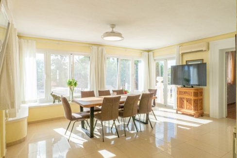 8093_stunning_reformed_countryside_villa_051024103400_p1210342
