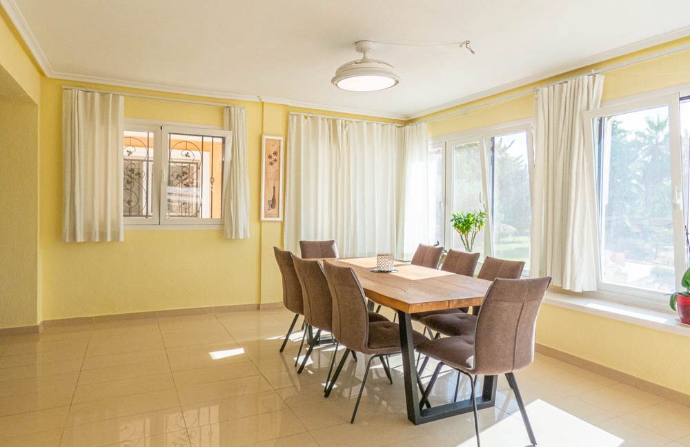 8093_stunning_reformed_countryside_villa_051024103400_p1210343