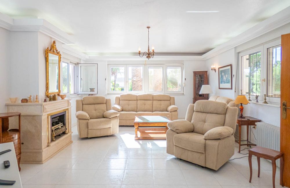 8093_stunning_reformed_countryside_villa_051024103631_p1210316