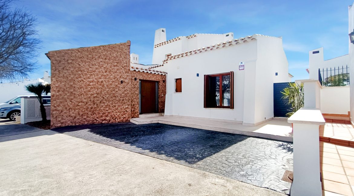 CasaCreative_SunSurehub_El_Valle_Azabache_Villa_front_01-scaled