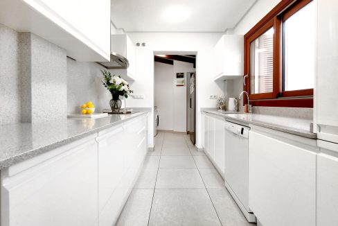 CasaCreative_SunSurehub_El_Valle_Azabache_Villa_kitchen_02-scaled