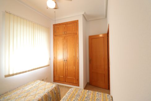 o_1jt3b9sna2sr140d1anmfvk11572d