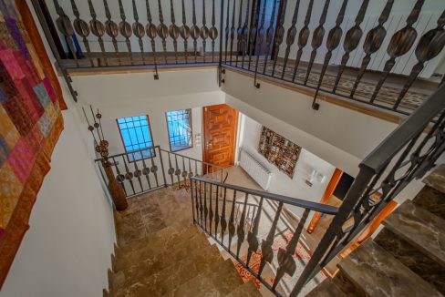 16189_MIK07475