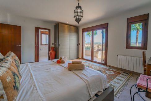 16189_MIK07485